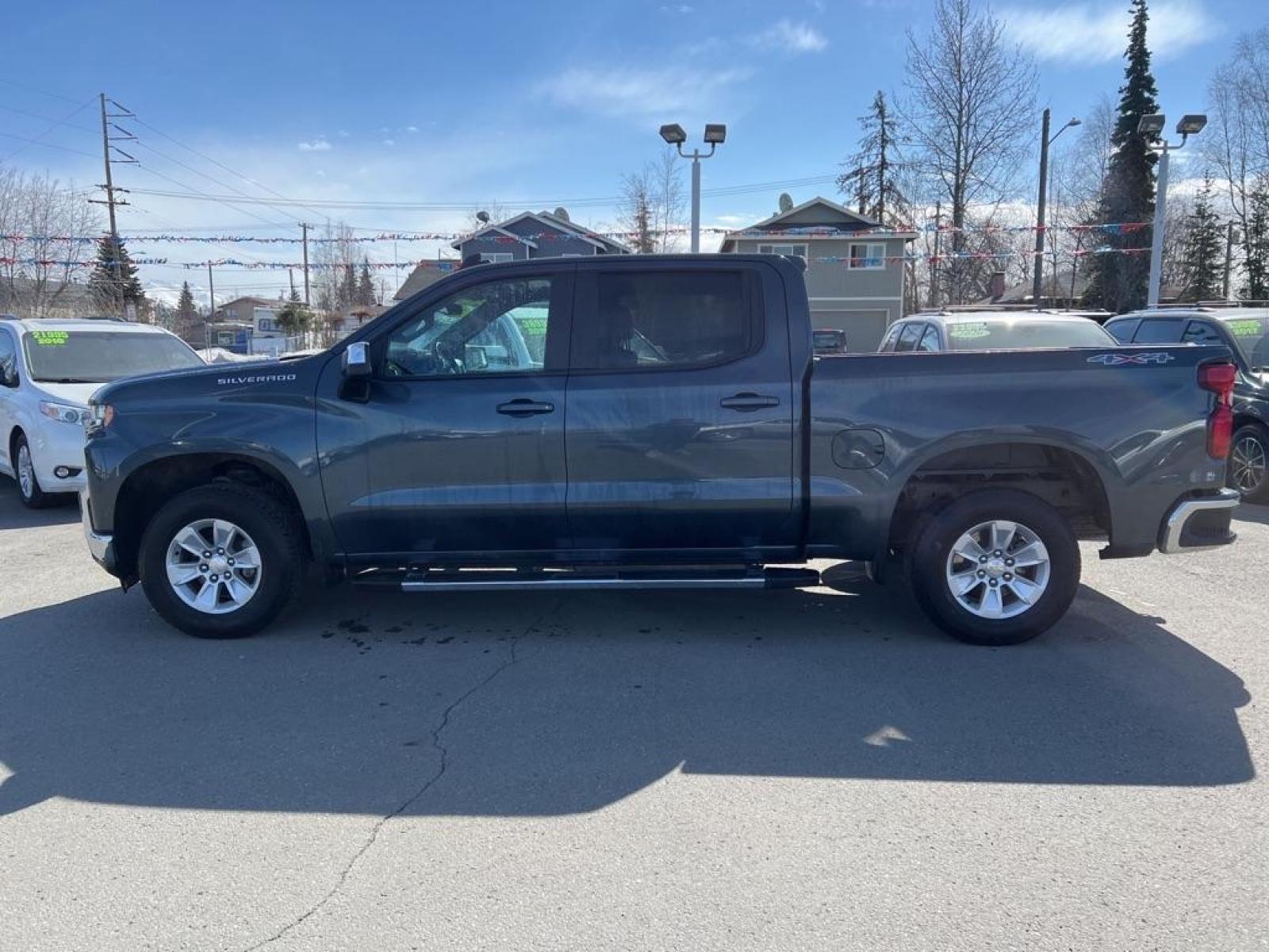 2020 BLUE CHEVROLET SILVERADO 1500 LT (3GCUYDED2LG) with an 5.3L engine, Automatic transmission, located at 929 East 8th Ave, Anchorage, AK, 99501, (907) 274-2277, 61.214783, -149.866074 - Photo #1