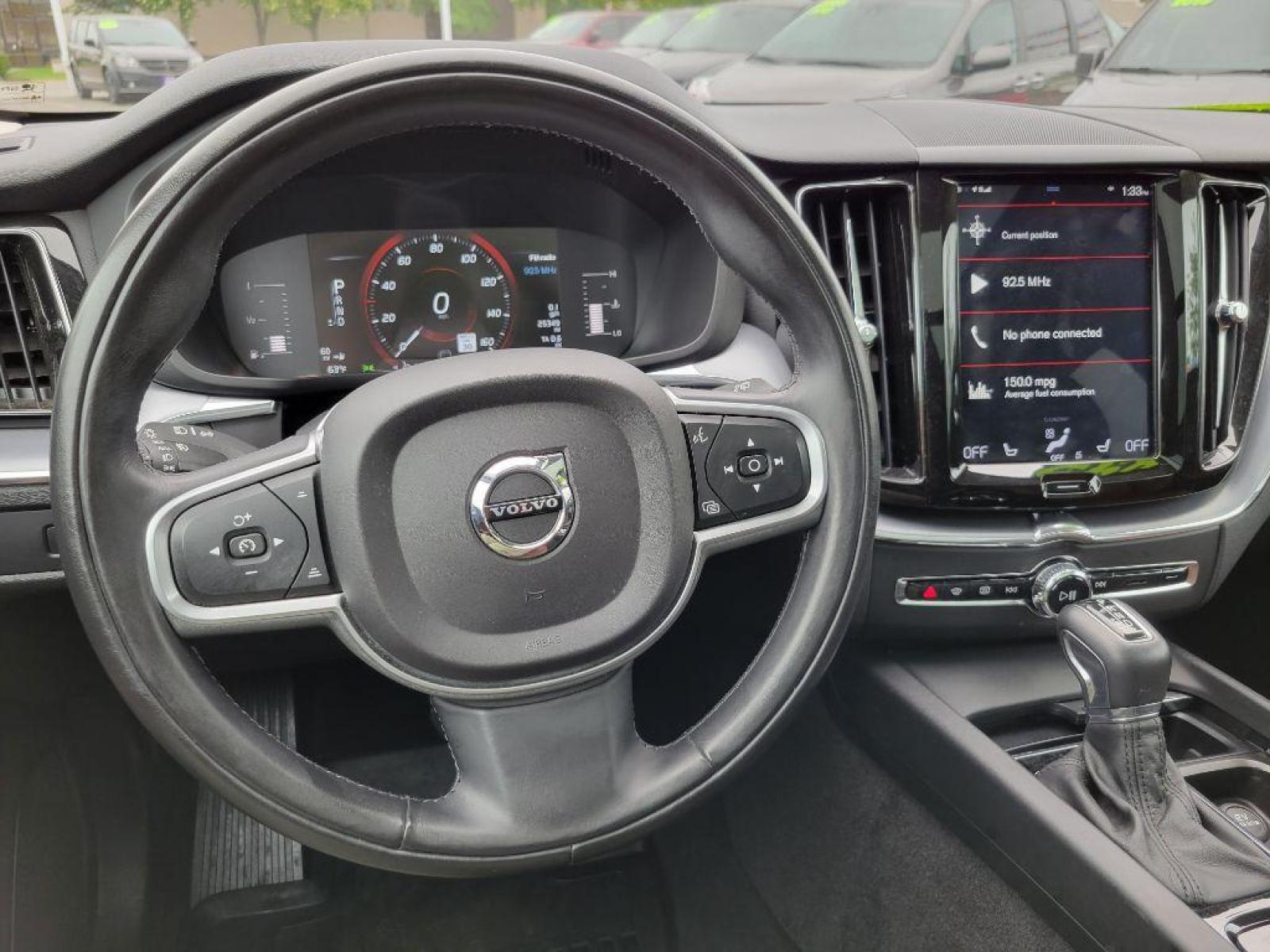 2019 WHITE VOLVO XC60 T6 (YV4A22RK6K1) with an 2.0L engine, Automatic transmission, located at 929 East 8th Ave, Anchorage, 99501, (907) 274-2277, 61.214783, -149.866074 - Photo #4