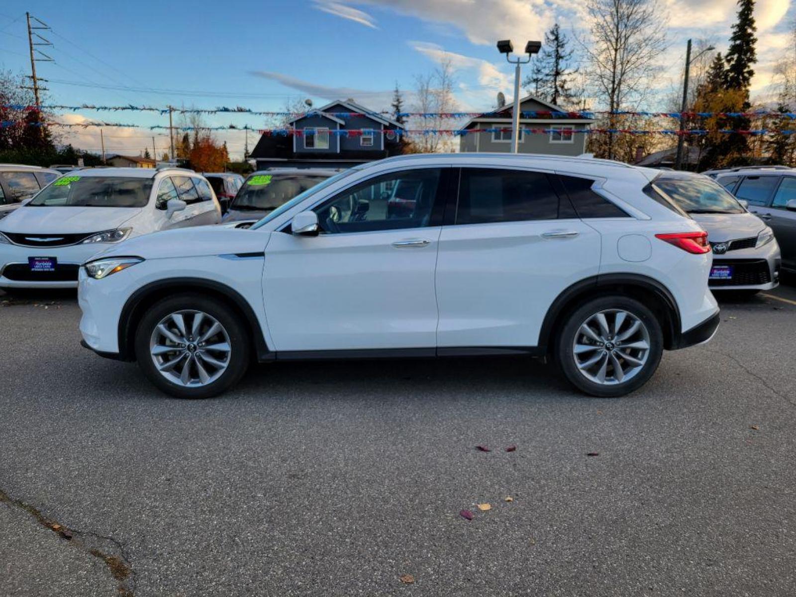 2021 WHITE INFINITI QX50 LUXE LUXE (3PCAJ5BB8MF) with an 2.0L engine, Continuously Variable transmission, located at 929 East 8th Ave, Anchorage, AK, 99501, (907) 274-2277, 61.214783, -149.866074 - Photo #1