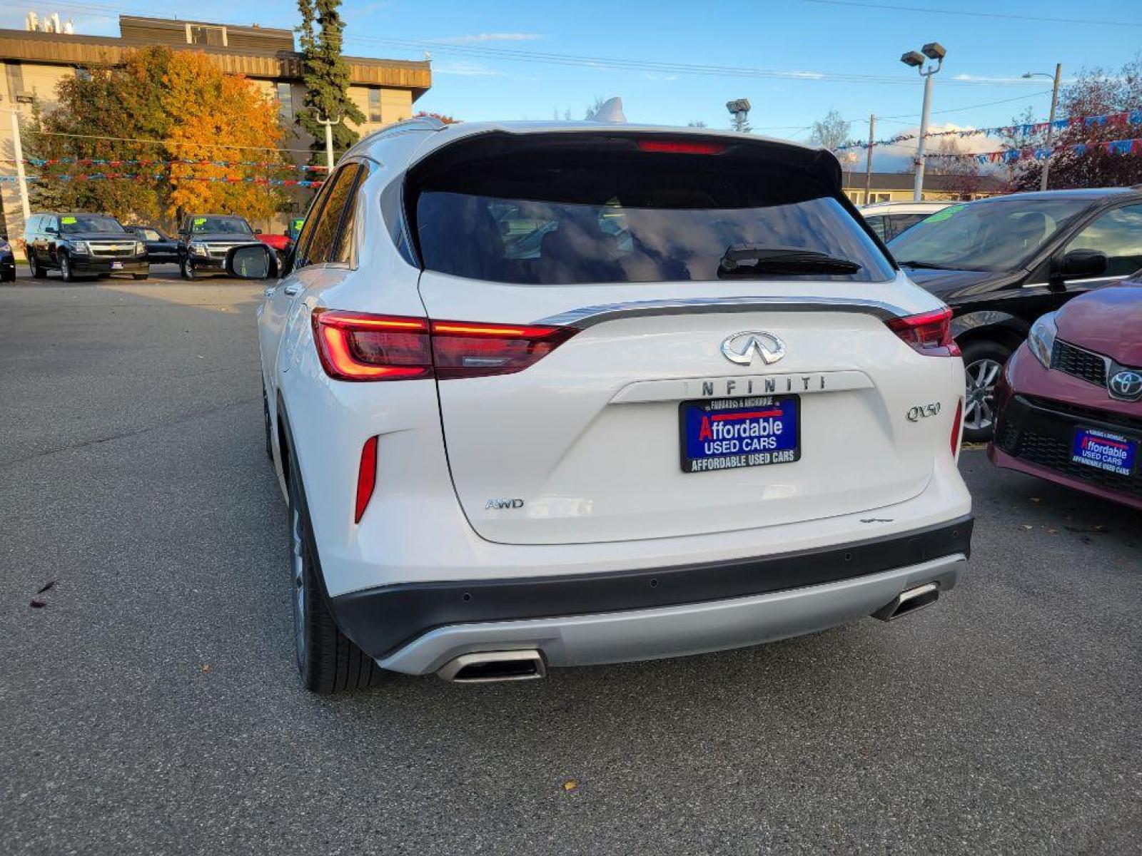 2021 WHITE INFINITI QX50 LUXE LUXE (3PCAJ5BB8MF) with an 2.0L engine, Continuously Variable transmission, located at 929 East 8th Ave, Anchorage, AK, 99501, (907) 274-2277, 61.214783, -149.866074 - Photo #2