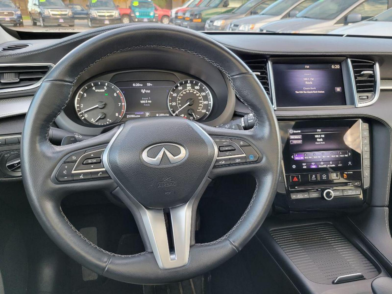 2021 WHITE INFINITI QX50 LUXE LUXE (3PCAJ5BB8MF) with an 2.0L engine, Continuously Variable transmission, located at 929 East 8th Ave, Anchorage, AK, 99501, (907) 274-2277, 61.214783, -149.866074 - Photo #4