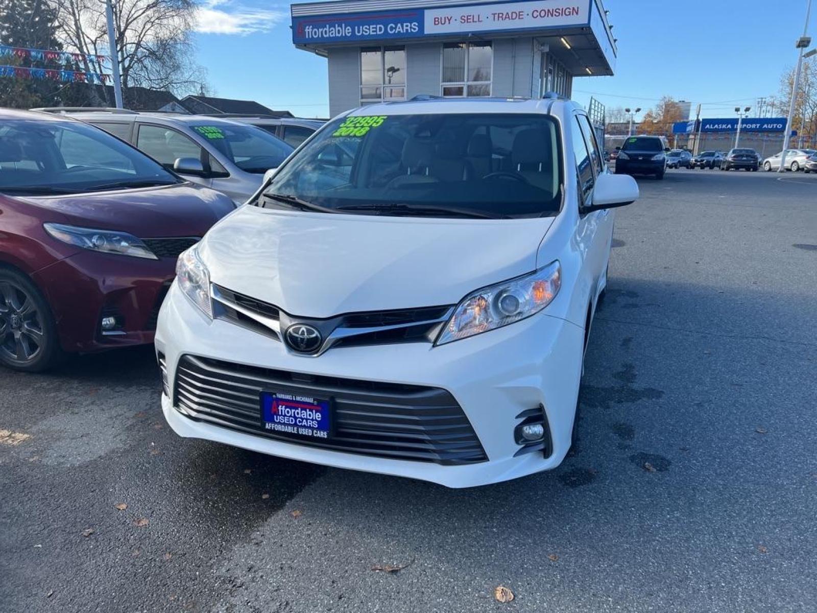 2018 WHITE TOYOTA SIENNA XLE XLE (5TDYZ3DC2JS) with an 3.5L engine, Automatic transmission, located at 929 East 8th Ave, Anchorage, 99501, (907) 274-2277, 61.214783, -149.866074 - Photo #0