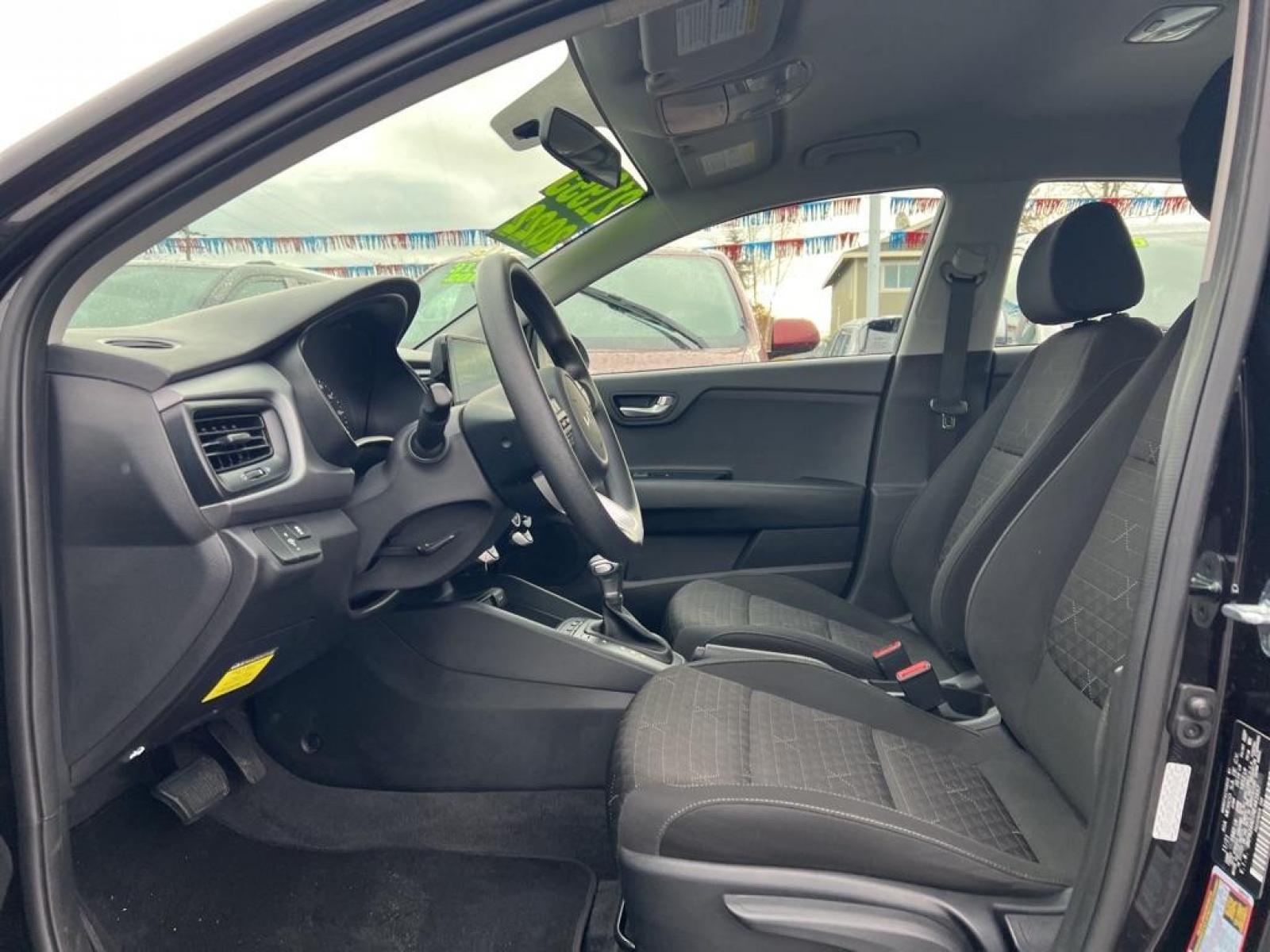 2022 BLACK KIA RIO LX (3KPA24AD1NE) with an 1.6L engine, Automatic transmission, located at 929 East 8th Ave, Anchorage, 99501, (907) 274-2277, 61.214783, -149.866074 - Photo #4