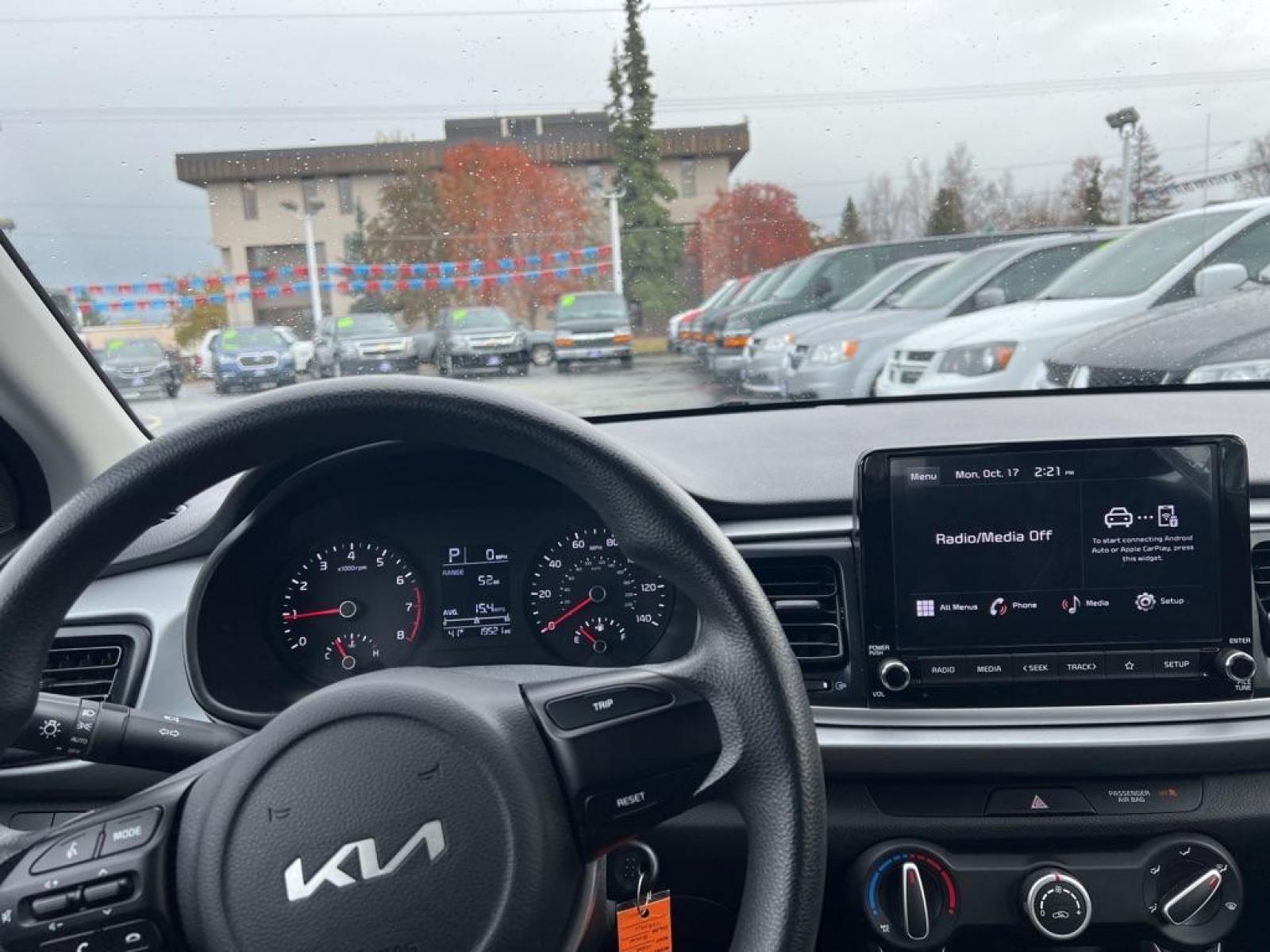 2022 BLACK KIA RIO LX (3KPA24AD1NE) with an 1.6L engine, Automatic transmission, located at 929 East 8th Ave, Anchorage, 99501, (907) 274-2277, 61.214783, -149.866074 - Photo #5