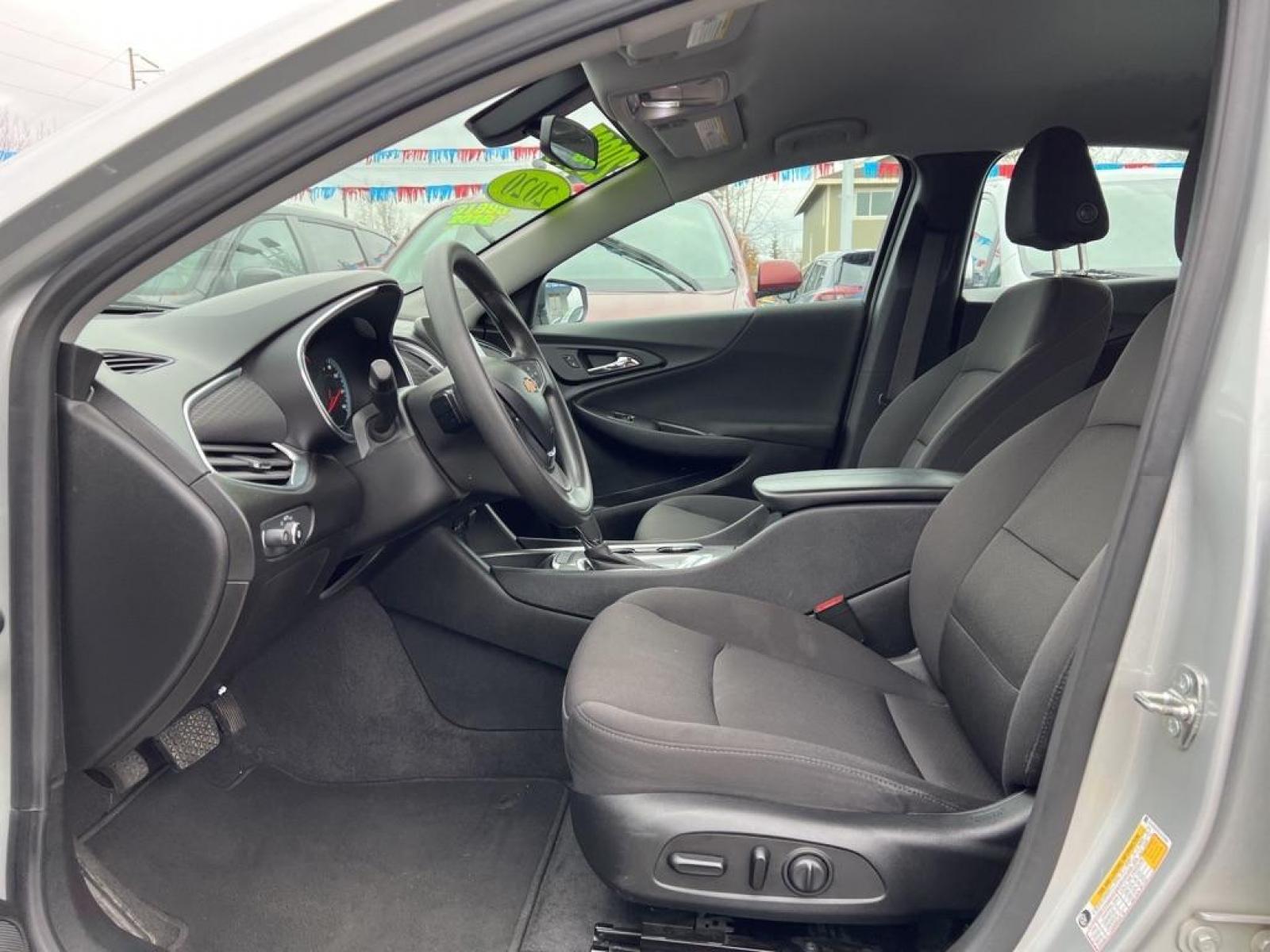 2020 SILVER CHEVROLET MALIBU LT (1G1ZD5ST9LF) with an 1.5L engine, Continuously Variable transmission, located at 929 East 8th Ave, Anchorage, 99501, (907) 274-2277, 61.214783, -149.866074 - Photo #4