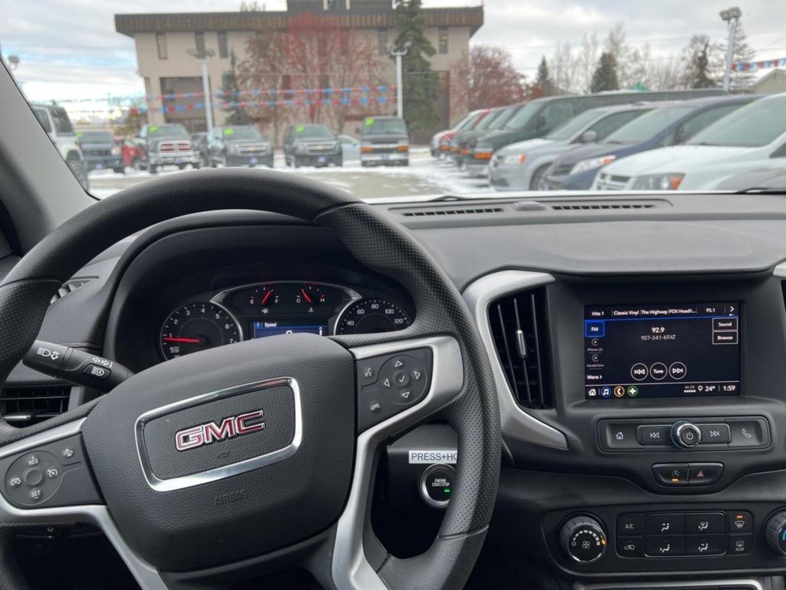 2022 WHITE GMC TERRAIN SLE (3GKALTEV1NL) with an 1.5L engine, Automatic transmission, located at 929 East 8th Ave, Anchorage, 99501, (907) 274-2277, 61.214783, -149.866074 - Photo #5