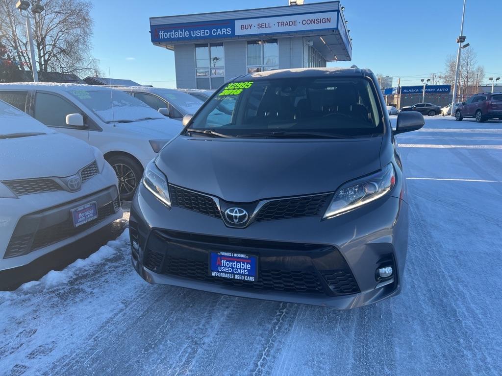 photo of 2018 TOYOTA SIENNA 4DR