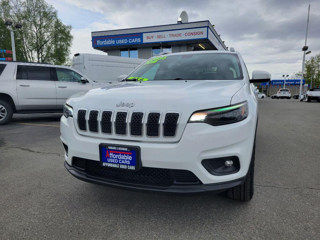 photo of 2019 JEEP CHEROKEE 4DR