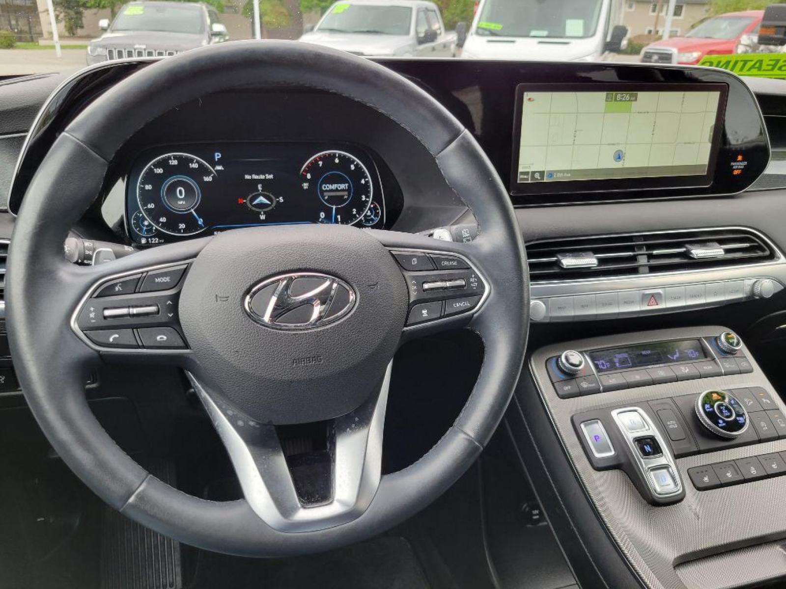 2021 BLACK HYUNDAI PALISADE LIMITED (KM8R5DHE0MU) with an 3.8L engine, Automatic transmission, located at 929 East 8th Ave, Anchorage, AK, 99501, (907) 274-2277, 61.214783, -149.866074 - Photo #5