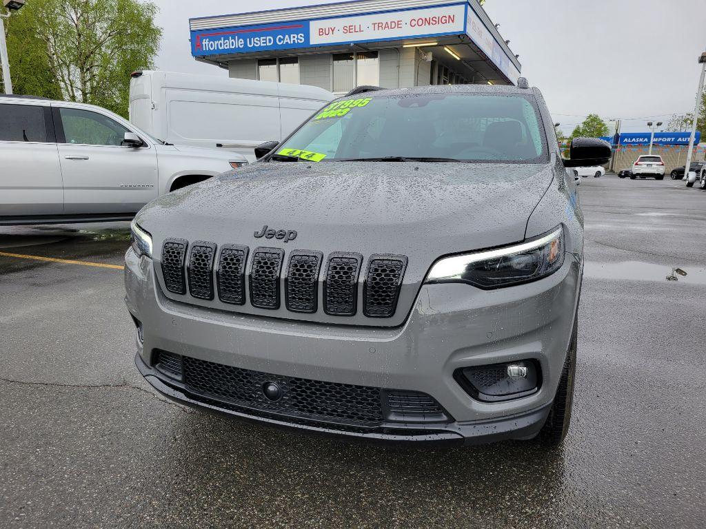 photo of 2023 JEEP CHEROKEE 4DR