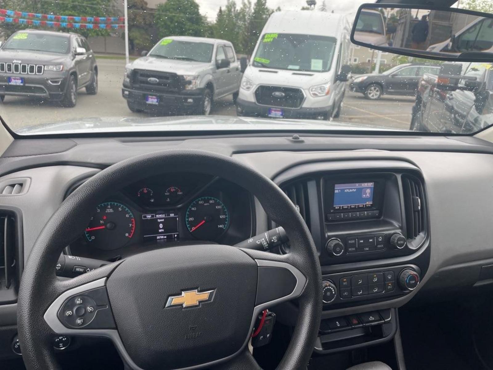 2015 SILVER CHEVROLET COLORADO (1GCHTAEA7F1) with an 2.5L engine, Automatic transmission, located at 929 East 8th Ave, Anchorage, AK, 99501, (907) 274-2277, 61.214783, -149.866074 - Photo #4