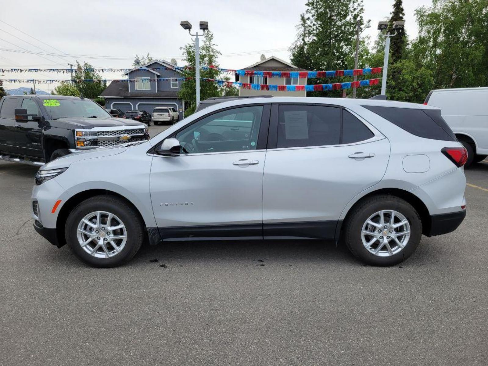 2022 SILVER CHEVROLET EQUINOX LT (3GNAXUEV3NL) with an 1.5L engine, Automatic transmission, located at 929 East 8th Ave, Anchorage, AK, 99501, (907) 274-2277, 61.214783, -149.866074 - Photo #1
