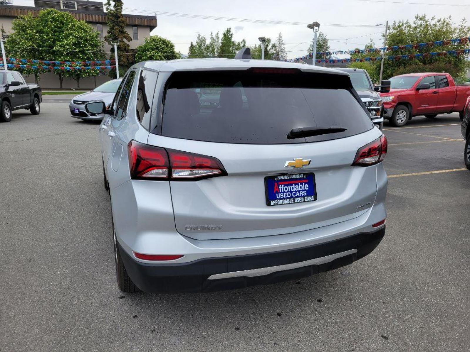 2022 SILVER CHEVROLET EQUINOX LT (3GNAXUEV3NL) with an 1.5L engine, Automatic transmission, located at 929 East 8th Ave, Anchorage, AK, 99501, (907) 274-2277, 61.214783, -149.866074 - Photo #2