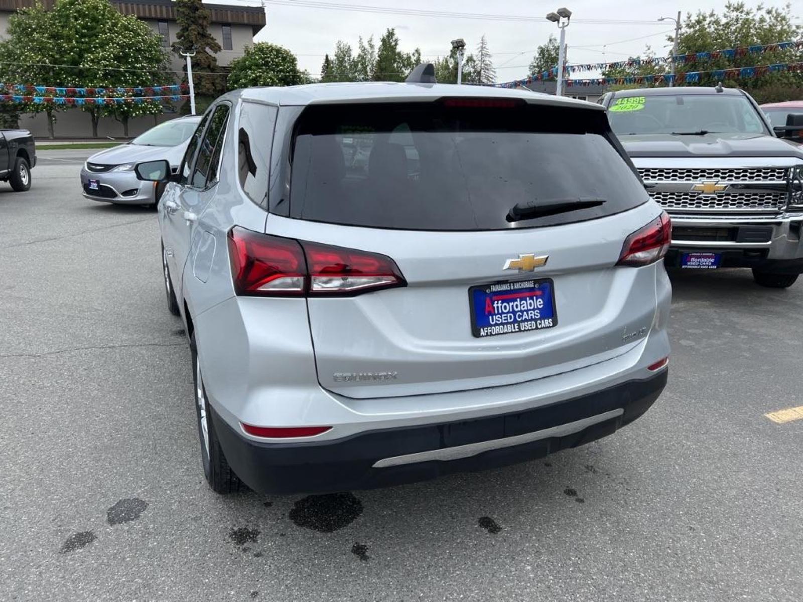 2022 SILVER CHEVROLET EQUINOX LT (3GNAXUEV8NL) with an 1.5L engine, Automatic transmission, located at 929 East 8th Ave, Anchorage, AK, 99501, (907) 274-2277, 61.214783, -149.866074 - Photo #2