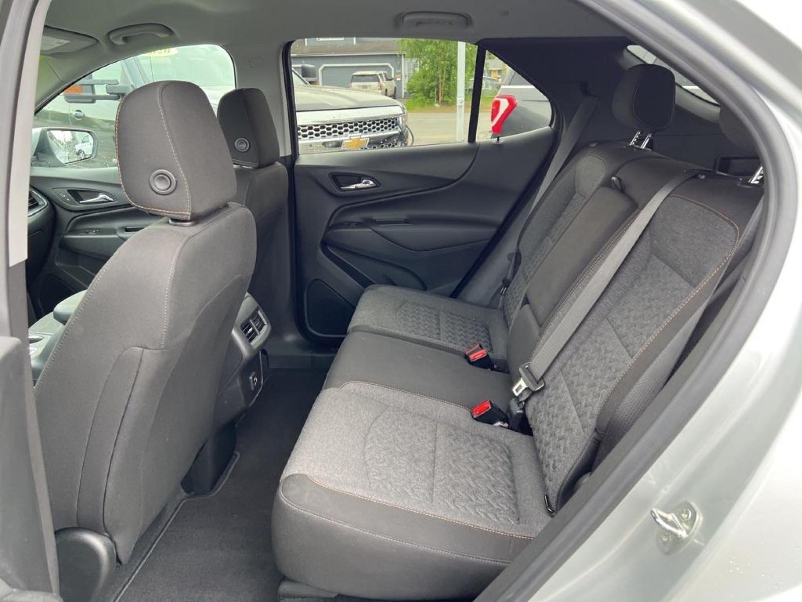 2022 SILVER CHEVROLET EQUINOX LT (3GNAXUEV8NL) with an 1.5L engine, Automatic transmission, located at 929 East 8th Ave, Anchorage, AK, 99501, (907) 274-2277, 61.214783, -149.866074 - Photo #3