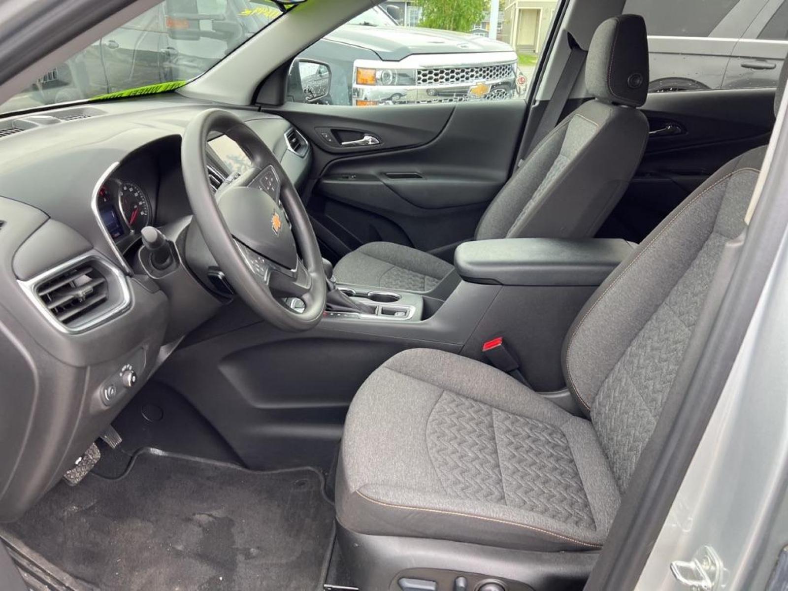 2022 SILVER CHEVROLET EQUINOX LT (3GNAXUEV8NL) with an 1.5L engine, Automatic transmission, located at 929 East 8th Ave, Anchorage, AK, 99501, (907) 274-2277, 61.214783, -149.866074 - Photo #4