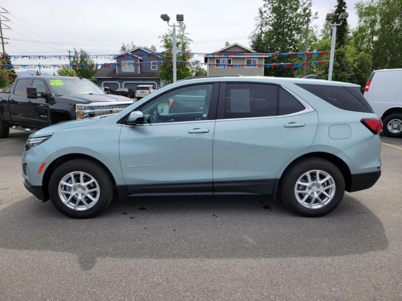 2022 TEAL CHEVROLET EQUINOX LT (2GNAXUEVXN6) with an 1.5L engine, Automatic transmission, located at 929 East 8th Ave, Anchorage, AK, 99501, (907) 274-2277, 61.214783, -149.866074 - Photo #1