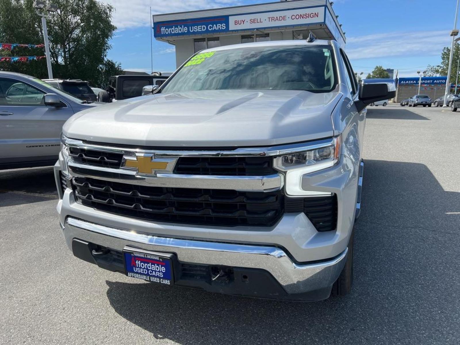 2022 SILVER CHEVROLET SILVERADO 1500 LT (3GCUDDED5NG) with an 5.3L engine, Automatic transmission, located at 929 East 8th Ave, Anchorage, AK, 99501, (907) 274-2277, 61.214783, -149.866074 - Photo #0