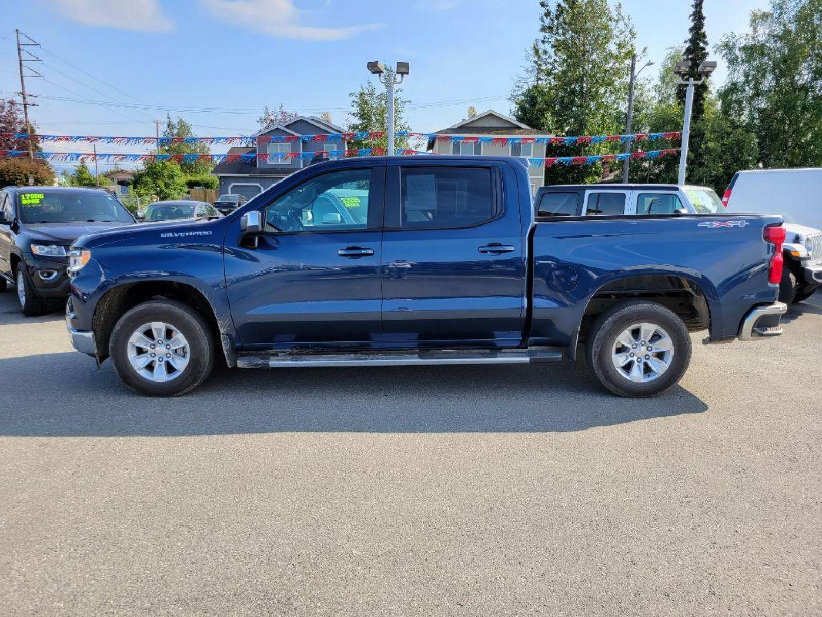 2022 BLUE CHEVROLET SILVERADO 1500 LT (3GCUDDED1NG) with an 5.3L engine, Automatic transmission, located at 929 East 8th Ave, Anchorage, AK, 99501, (907) 274-2277, 61.214783, -149.866074 - Photo #1