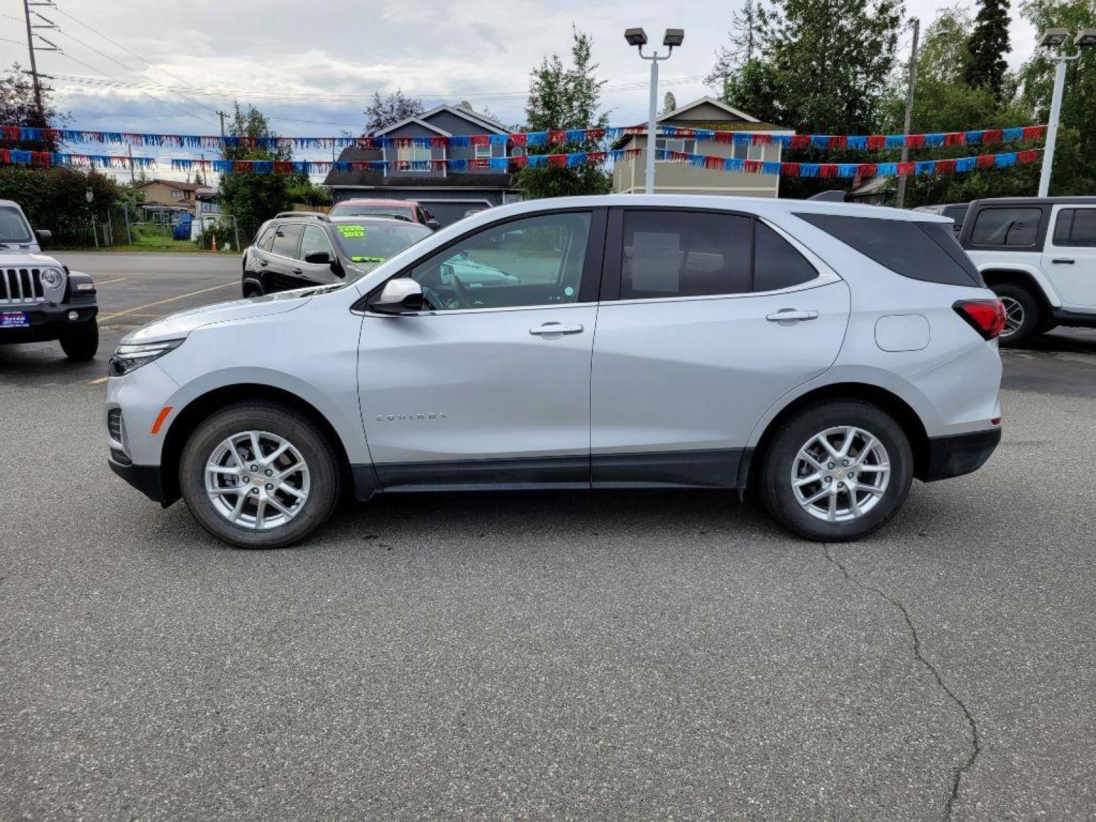 2022 SILVER CHEVROLET EQUINOX LT (3GNAXUEV6NL) with an 1.5L engine, Automatic transmission, located at 929 East 8th Ave, Anchorage, AK, 99501, (907) 274-2277, 61.214783, -149.866074 - Photo #1