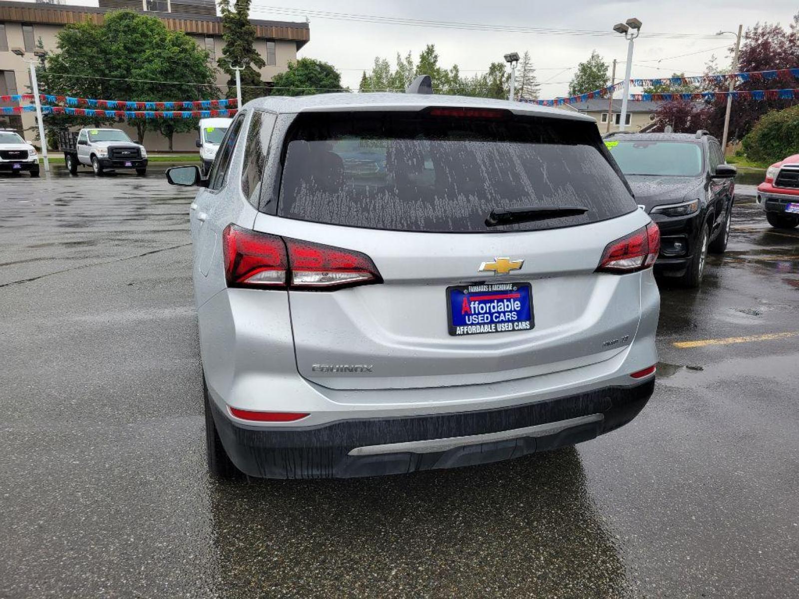 2022 SILVER CHEVROLET EQUINOX LT (3GNAXUEV0NL) with an 1.5L engine, Automatic transmission, located at 929 East 8th Ave, Anchorage, AK, 99501, (907) 274-2277, 61.214783, -149.866074 - Photo #2