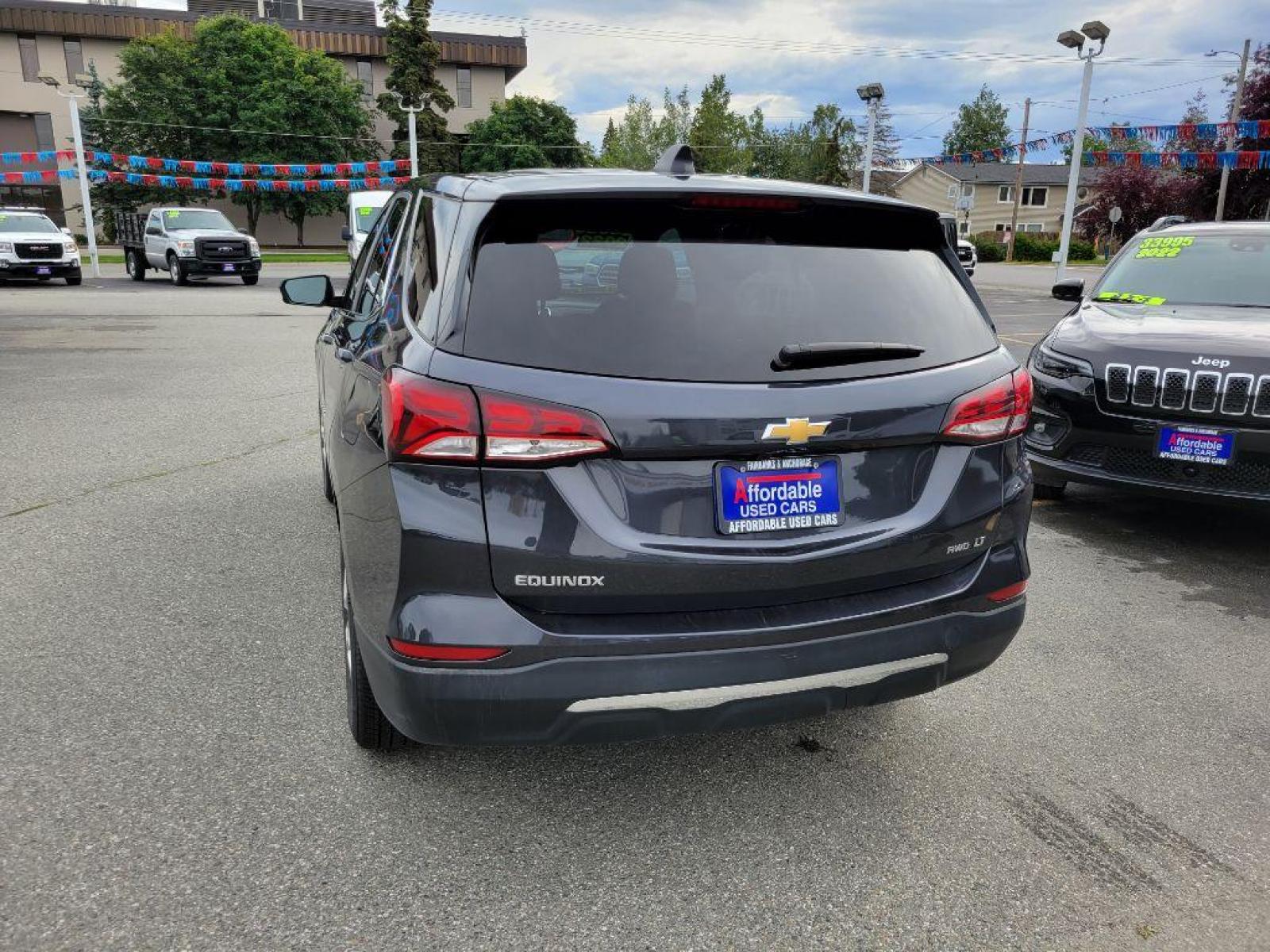 2022 GRAY CHEVROLET EQUINOX LT (2GNAXUEV4N6) with an 1.5L engine, Automatic transmission, located at 929 East 8th Ave, Anchorage, AK, 99501, (907) 274-2277, 61.214783, -149.866074 - Photo #2