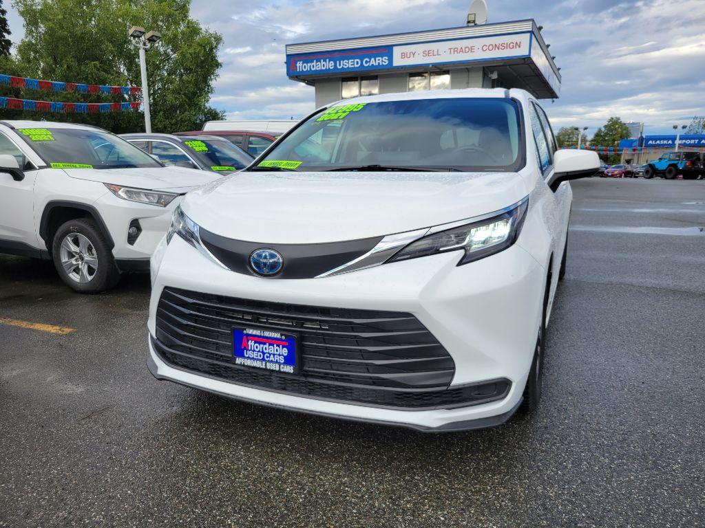 photo of 2021 TOYOTA SIENNA 4DR