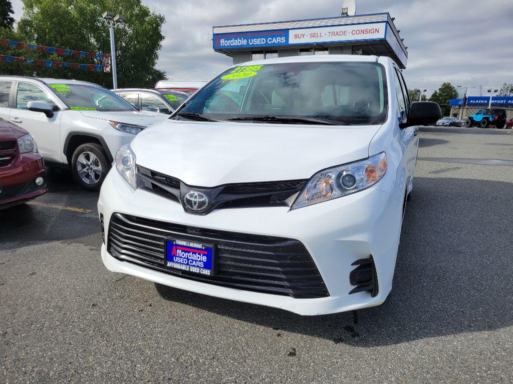 photo of 2020 TOYOTA SIENNA 4DR