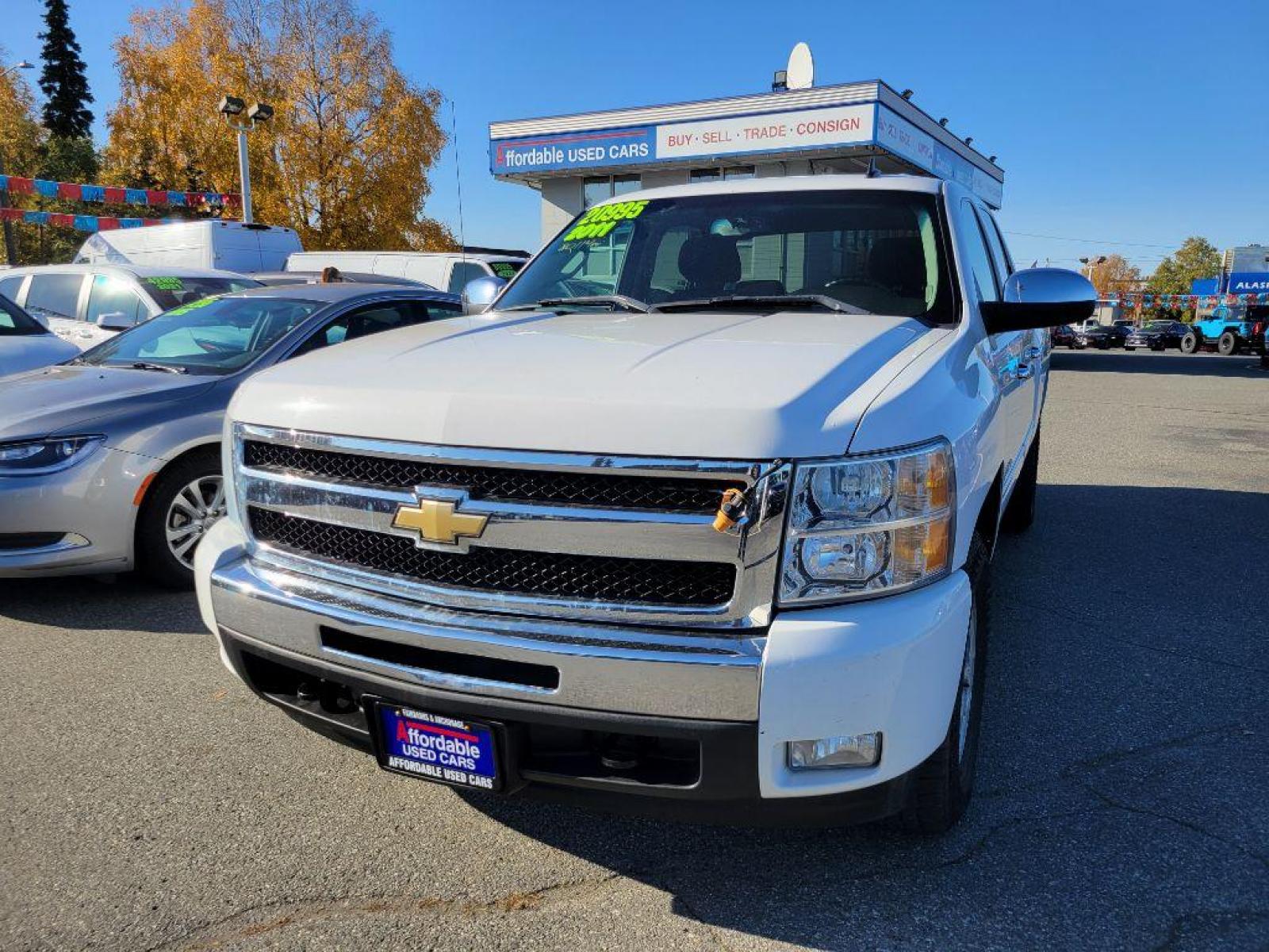 2011 WHITE CHEVROLET SILVERADO 1500 LT (3GCPKSE38BG) with an 5.3L engine, Automatic transmission, located at 929 East 8th Ave, Anchorage, AK, 99501, (907) 274-2277, 61.214783, -149.866074 - Photo #0