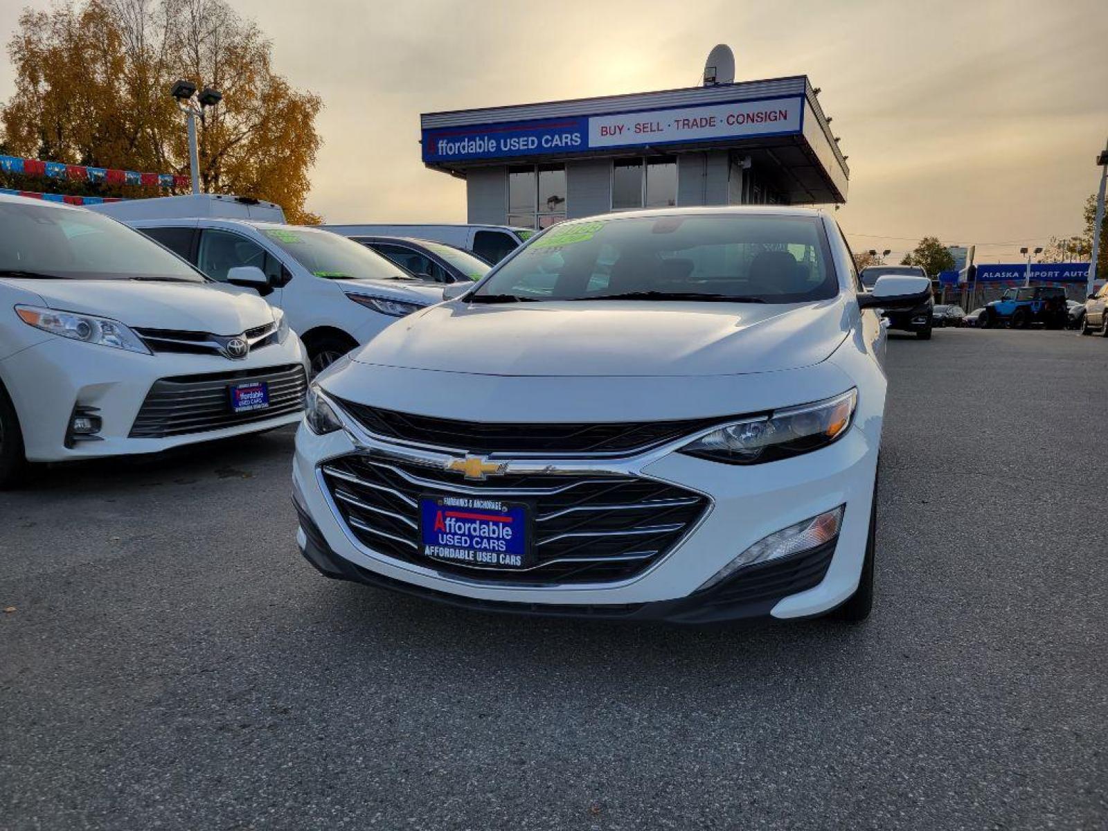 2020 WHITE CHEVROLET MALIBU LT (1G1ZD5ST6LF) with an 1.5L engine, Continuously Variable transmission, located at 929 East 8th Ave, Anchorage, AK, 99501, (907) 274-2277, 61.214783, -149.866074 - Photo #0