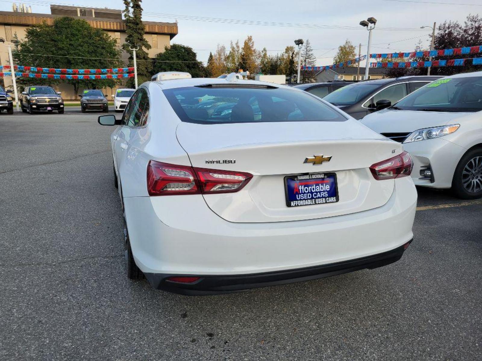 2020 WHITE CHEVROLET MALIBU LT (1G1ZD5ST6LF) with an 1.5L engine, Continuously Variable transmission, located at 929 East 8th Ave, Anchorage, AK, 99501, (907) 274-2277, 61.214783, -149.866074 - Photo #2