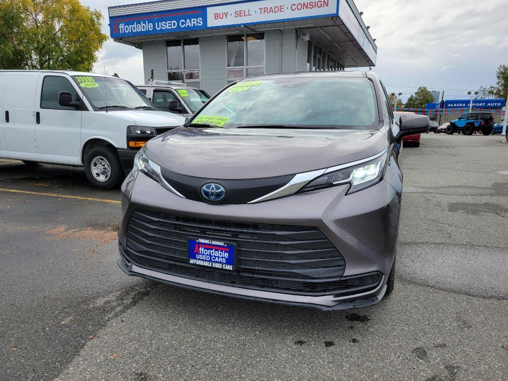 photo of 2021 TOYOTA SIENNA AWD 4DR
