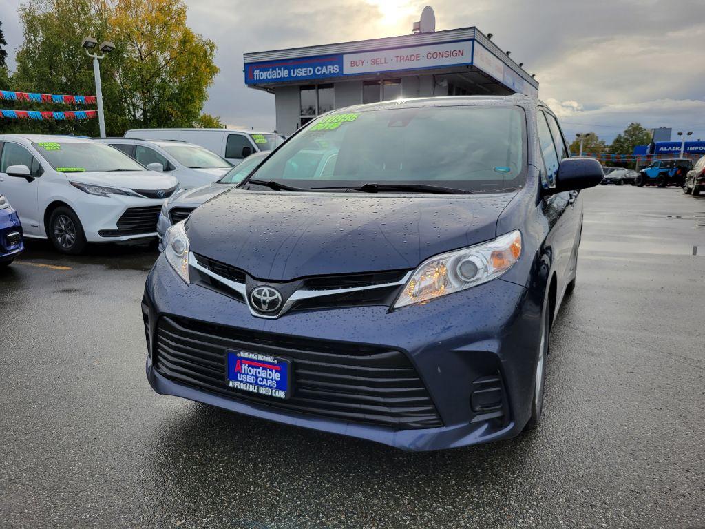 photo of 2019 TOYOTA SIENNA 4DR