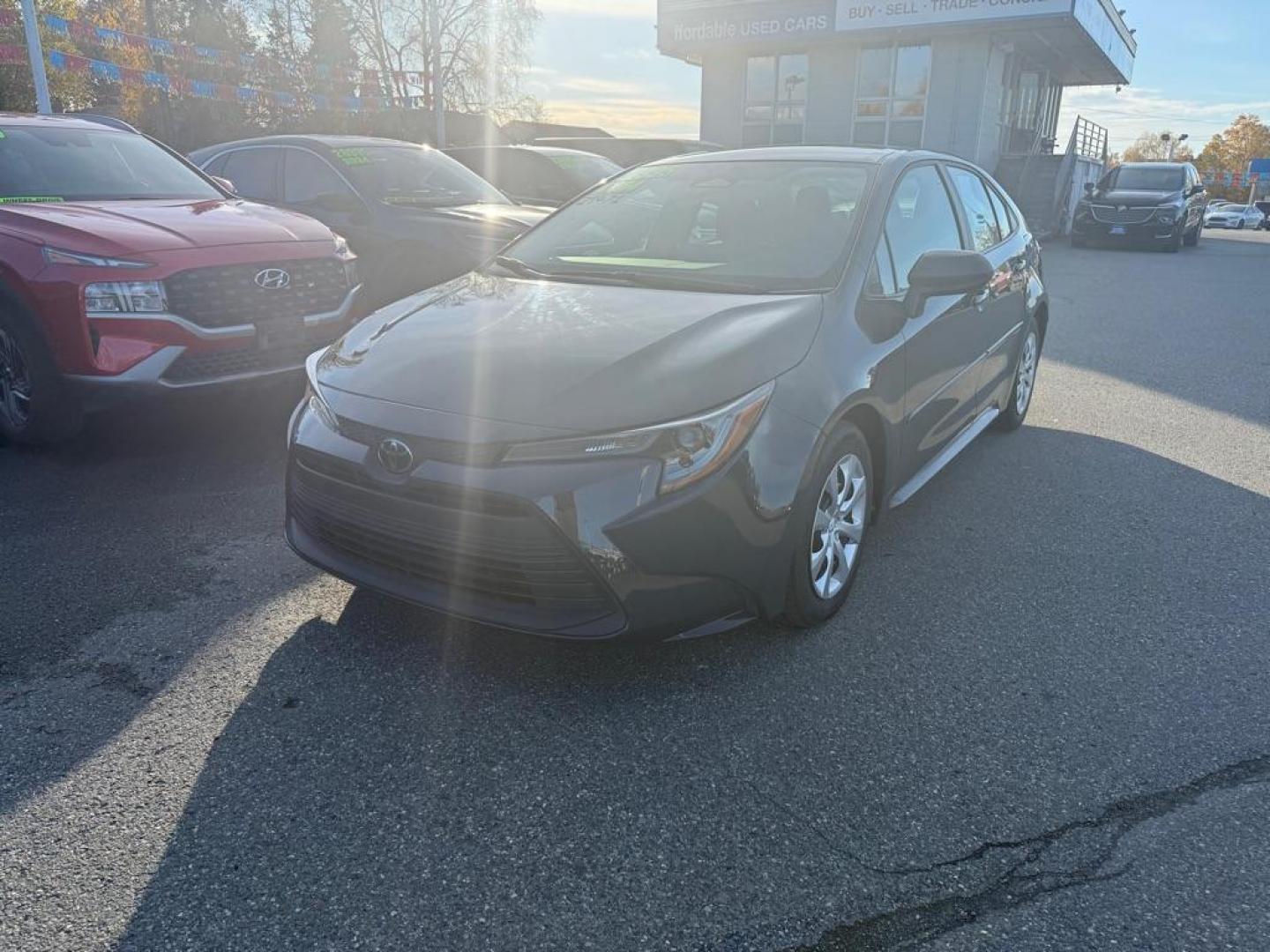 2024 Toyota Corolla LE's photo