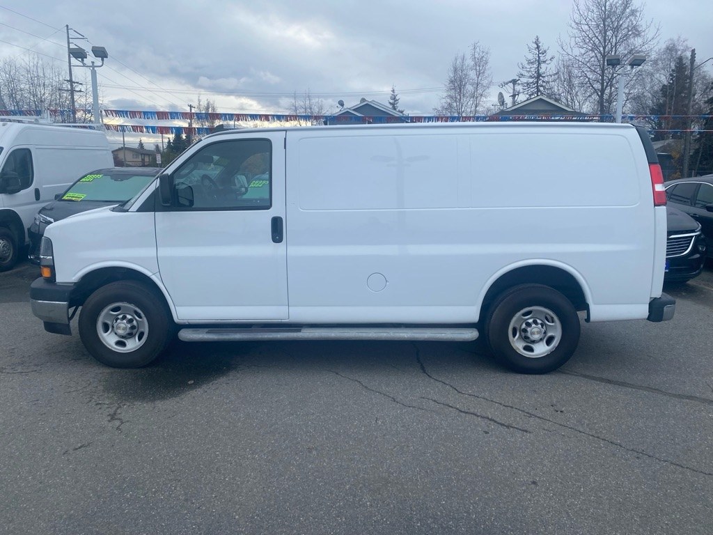 2021 Chevrolet Express Cargo Work Van - Photo 2