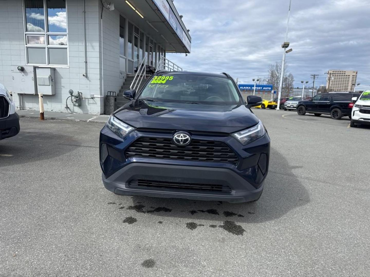 2024 Toyota RAV4 XLE AWD's photo