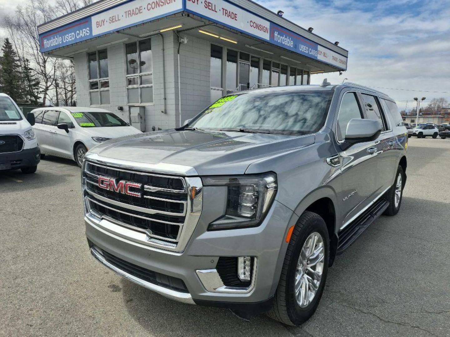2023 GMC Yukon 4WD SLT's photo
