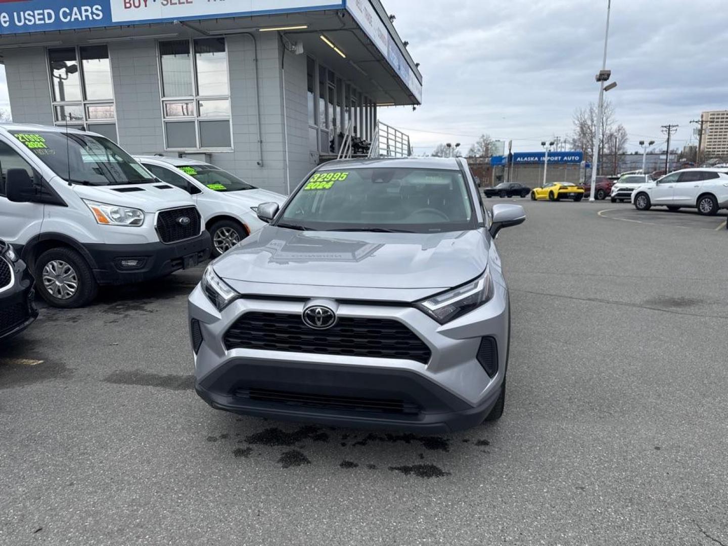 2024 Toyota RAV4 LE AWD's photo
