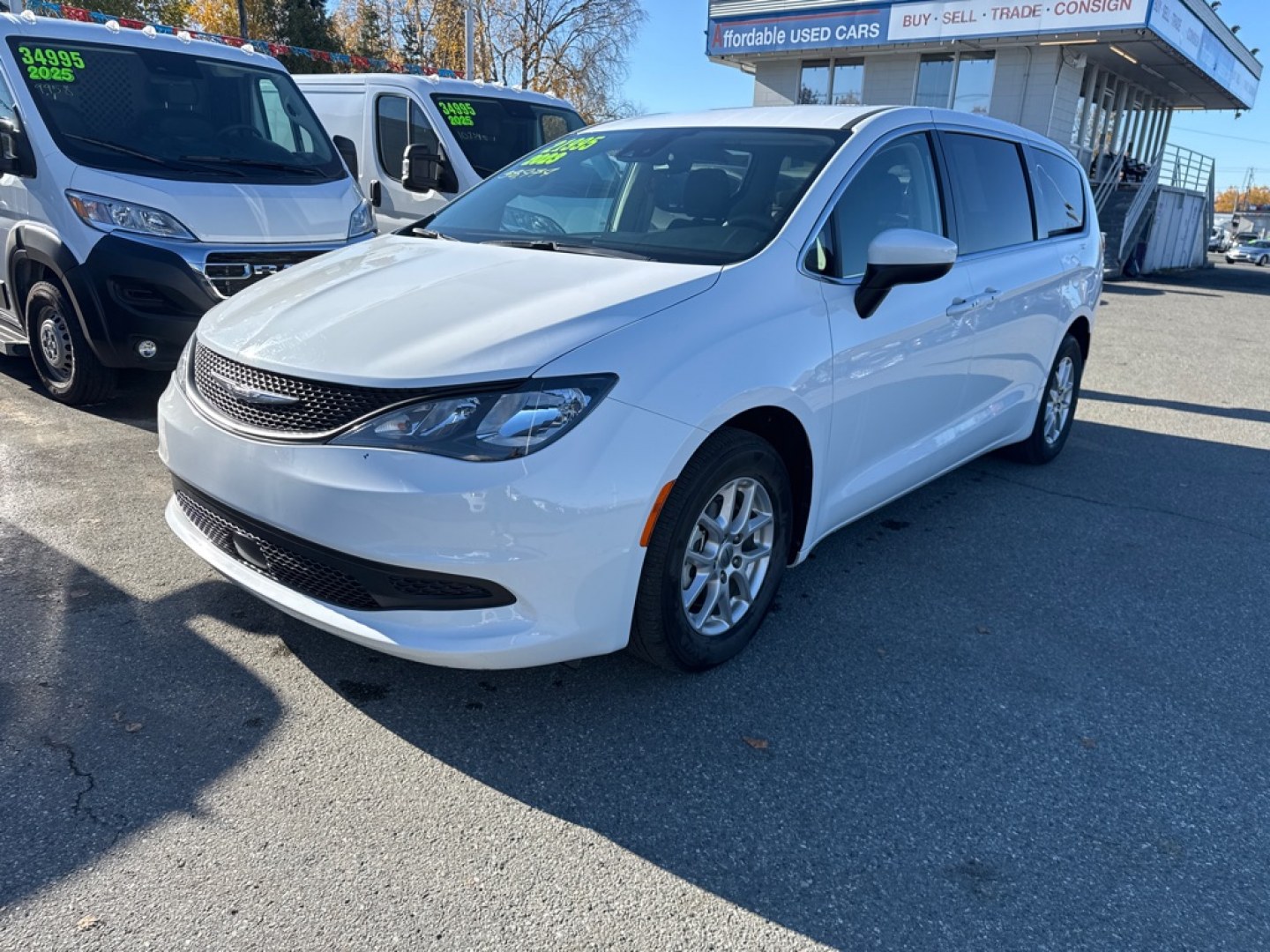 2023 Chrysler Voyager